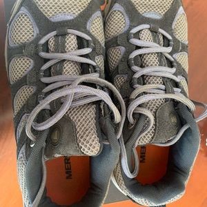 Merrell women hiking shoes size 6